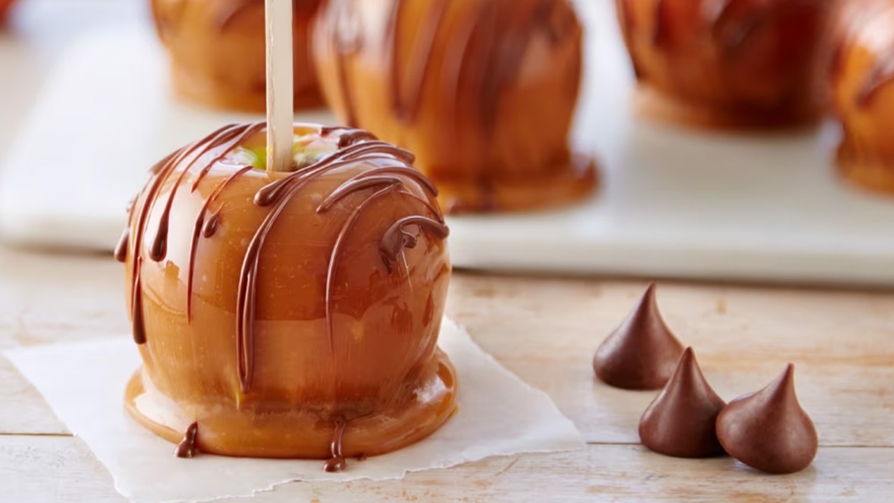 caramel apples drizzled with hersheys chocolate