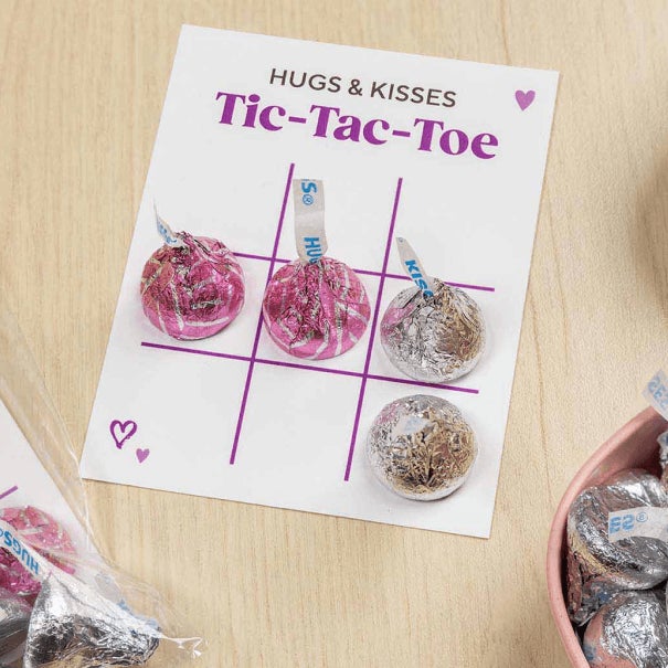 kisses tic tac toe