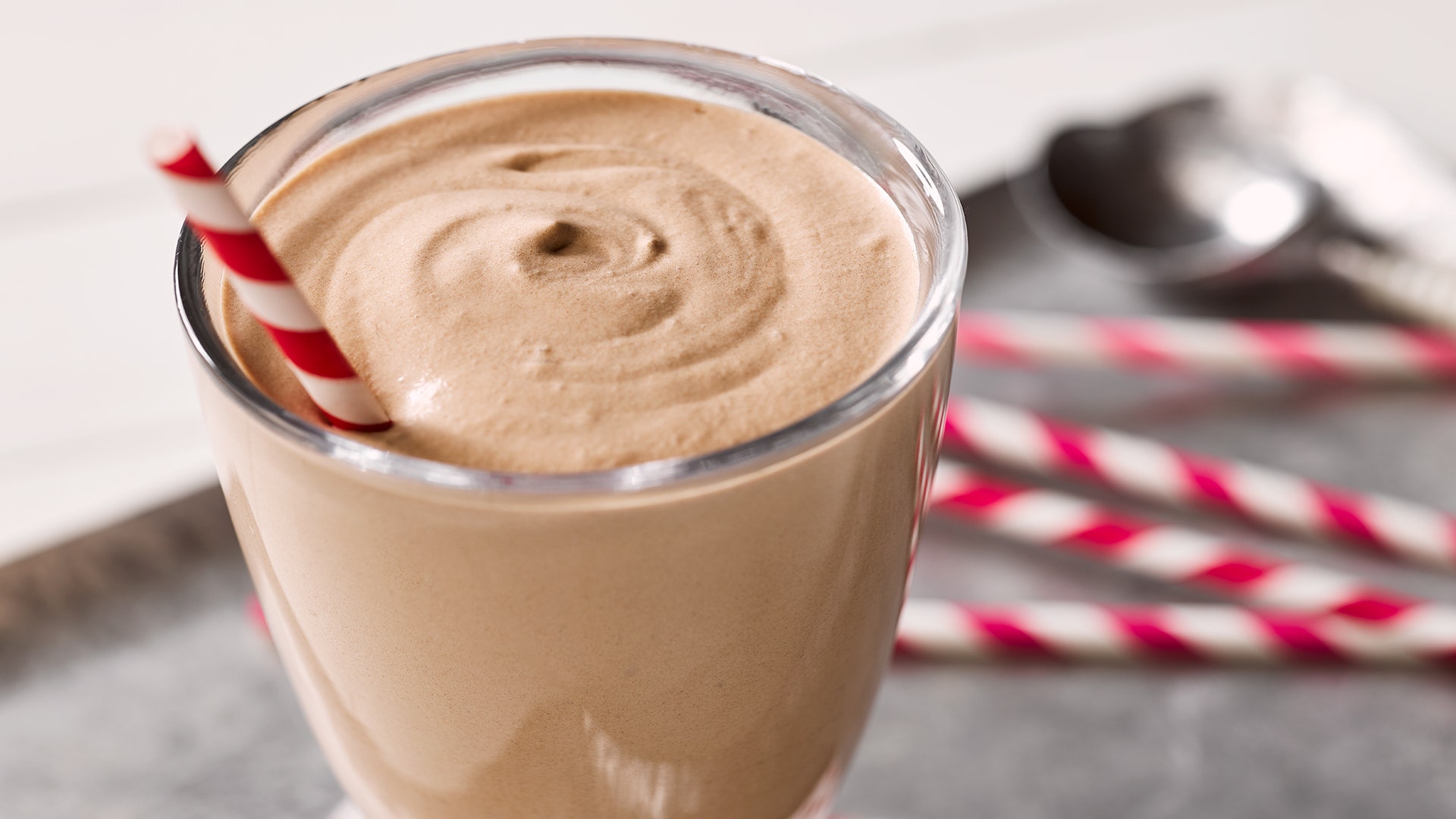 HERSHEY'S Chocolate Milkshake Recipe | Hersheyland