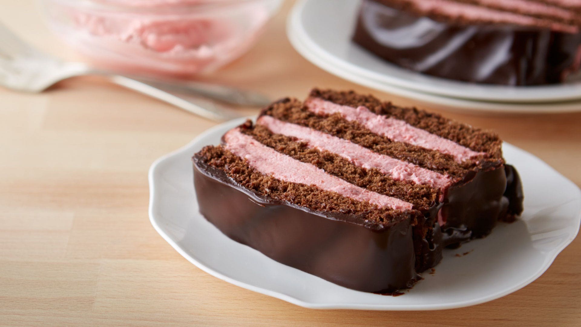 Chocolate Strawberry Whipped Cream Cake Recipe | Hersheyland