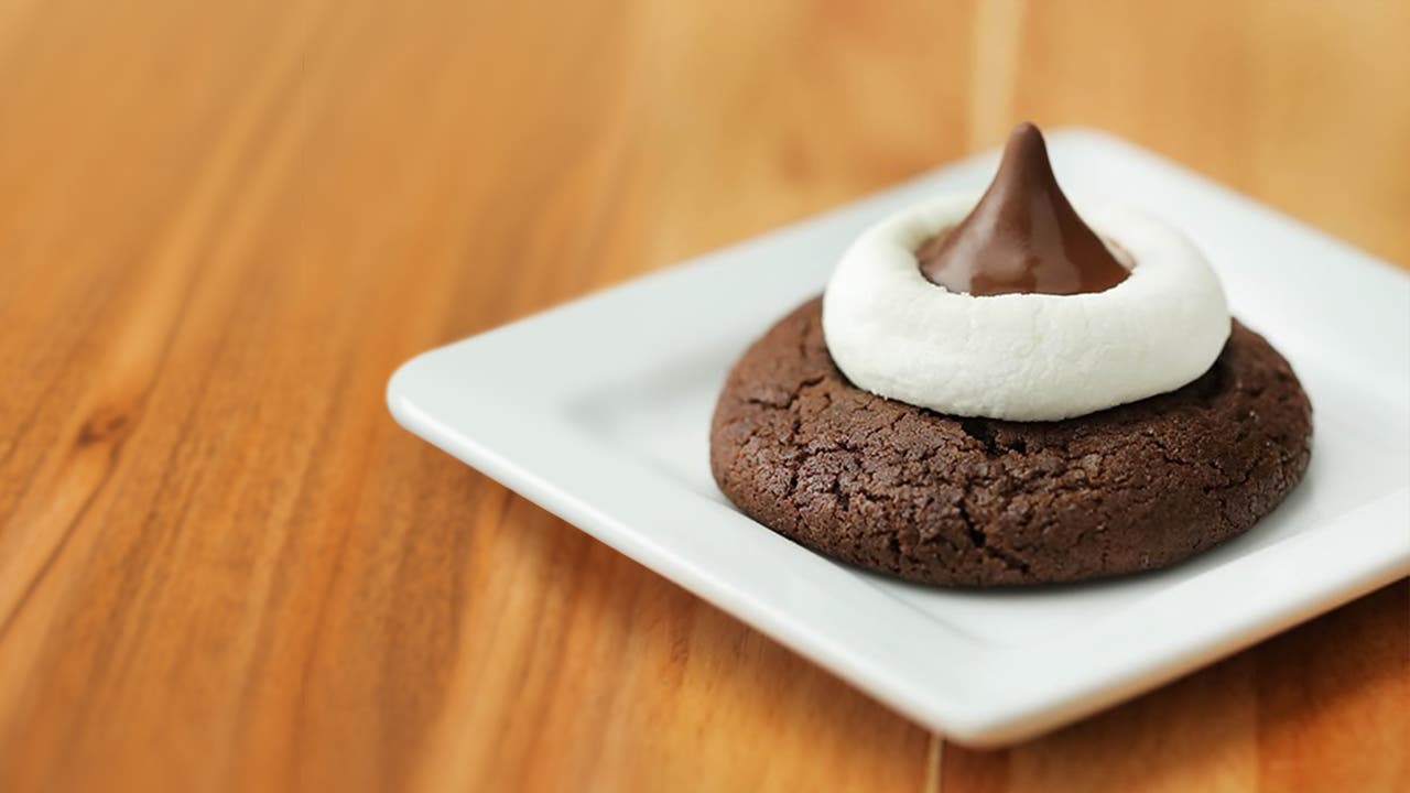31 Hot Cocoa Kisses Cookies 