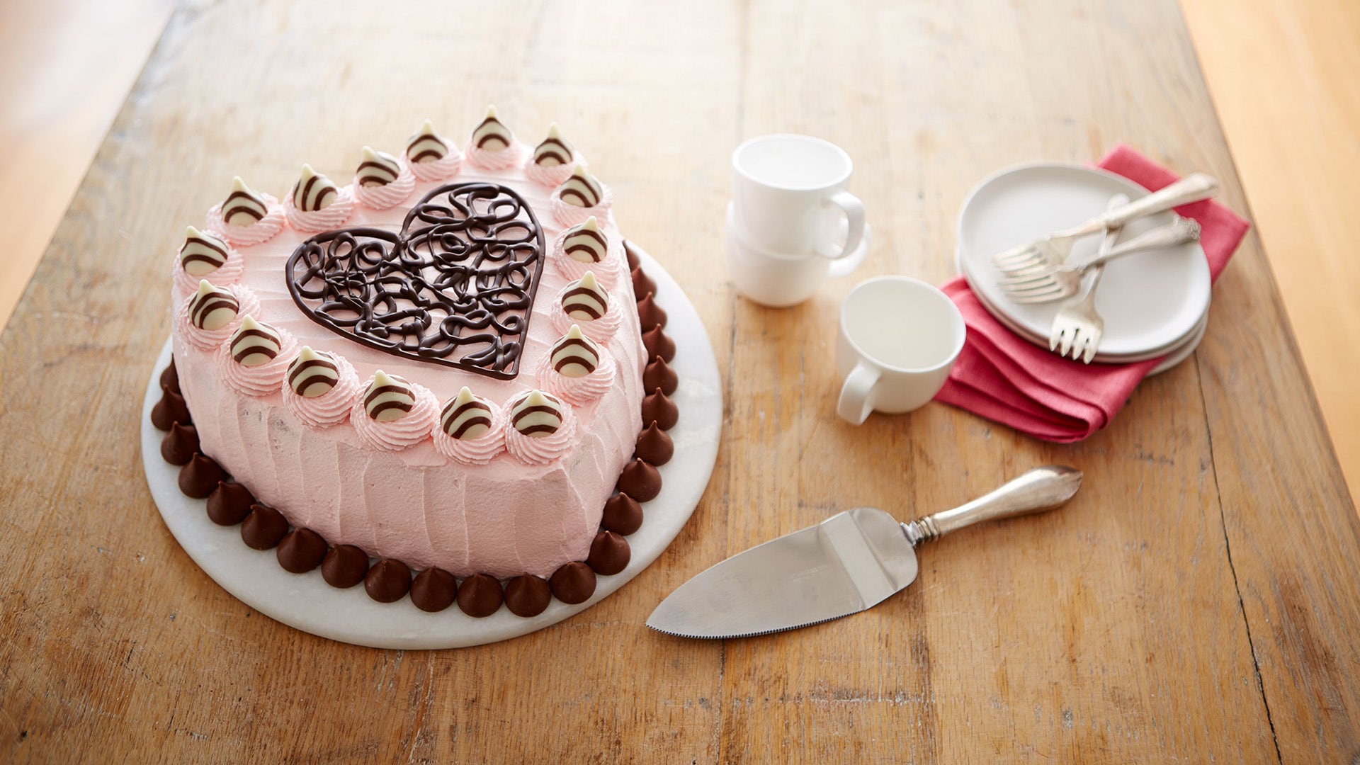 Anniversary Love Cake: Valentines Day Candy Heart Cake