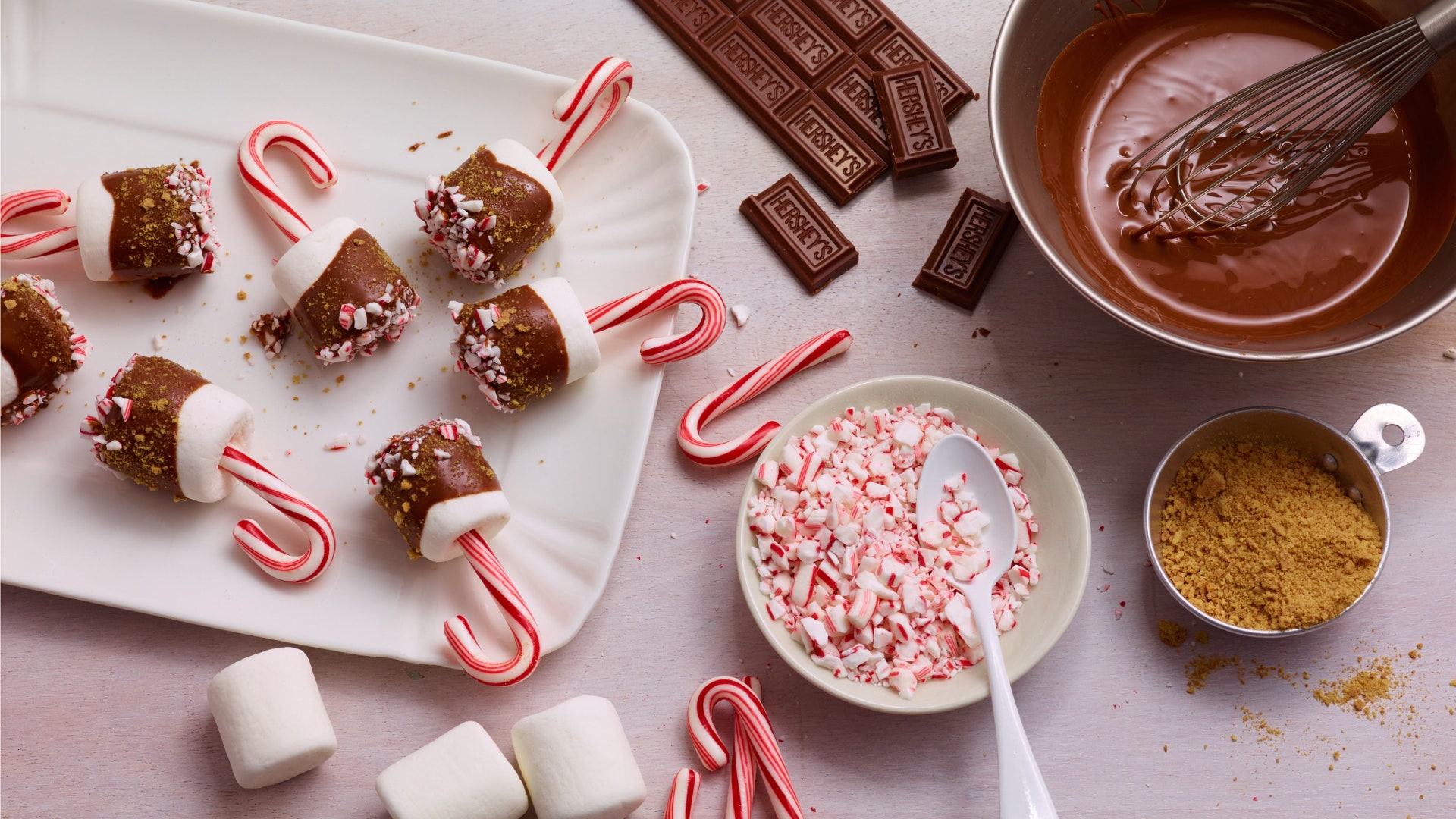 Candy Cane Hot Cocoa Pops