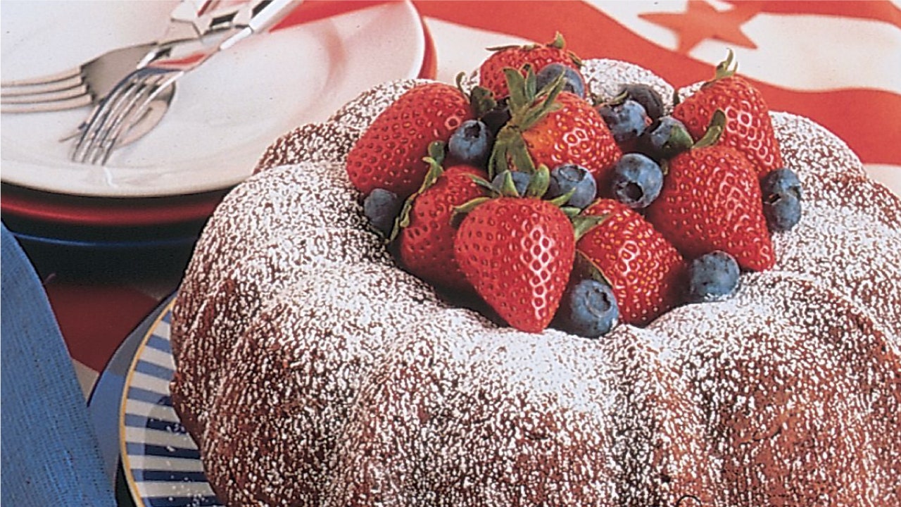 Bundt Cakes Decorated For All Occasions - Nothing Bundt Cakes