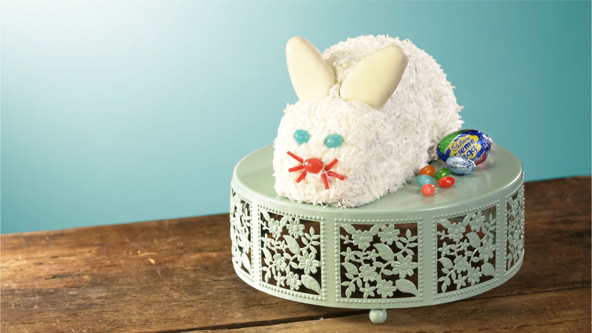 Make the Cutest Easter Bunny Cake: A FREE Tutorial | Craftsy |  www.craftsy.com