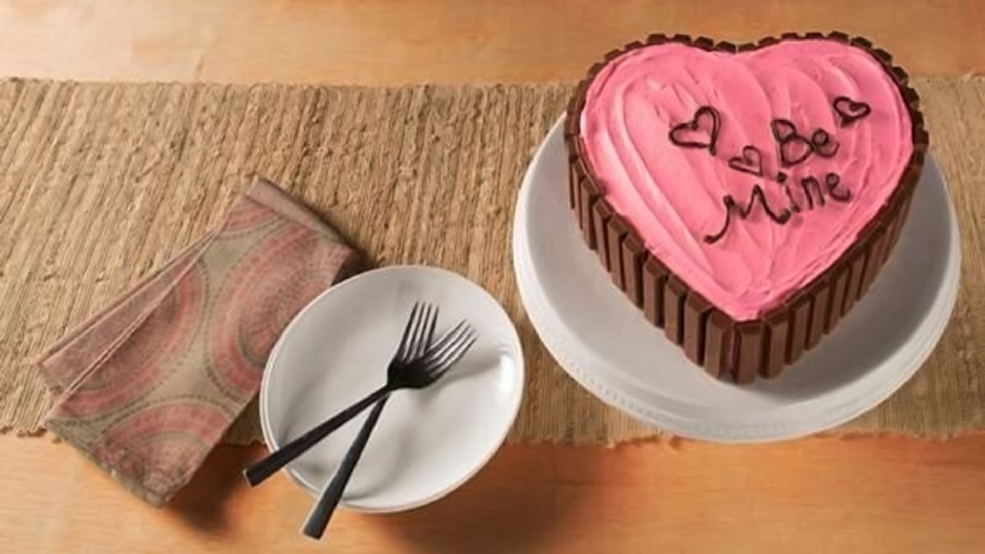 Order for Valentine Cake Online Delivery in Faridabad | Midnight Delivery