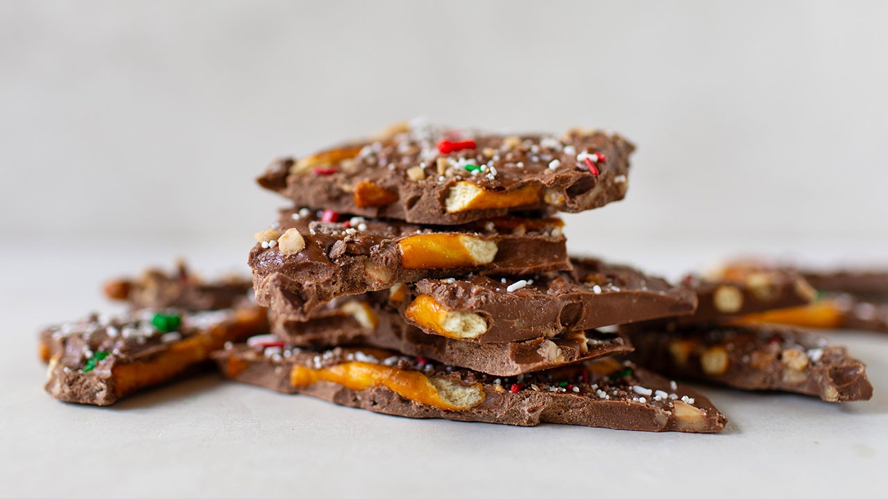 dots pretzel toffee bark